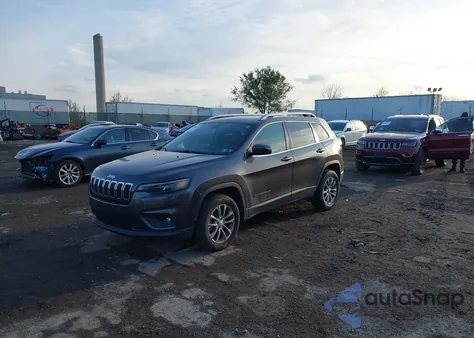 2019 Jeep Cherokee Latitude Plus 4X4 from USA, damaged, VIN 1C4PJMLB5KD194553